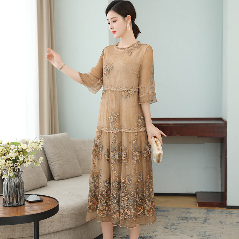 2022年夏季新款刺绣桑蚕丝连衣裙 枫紫连衣裙