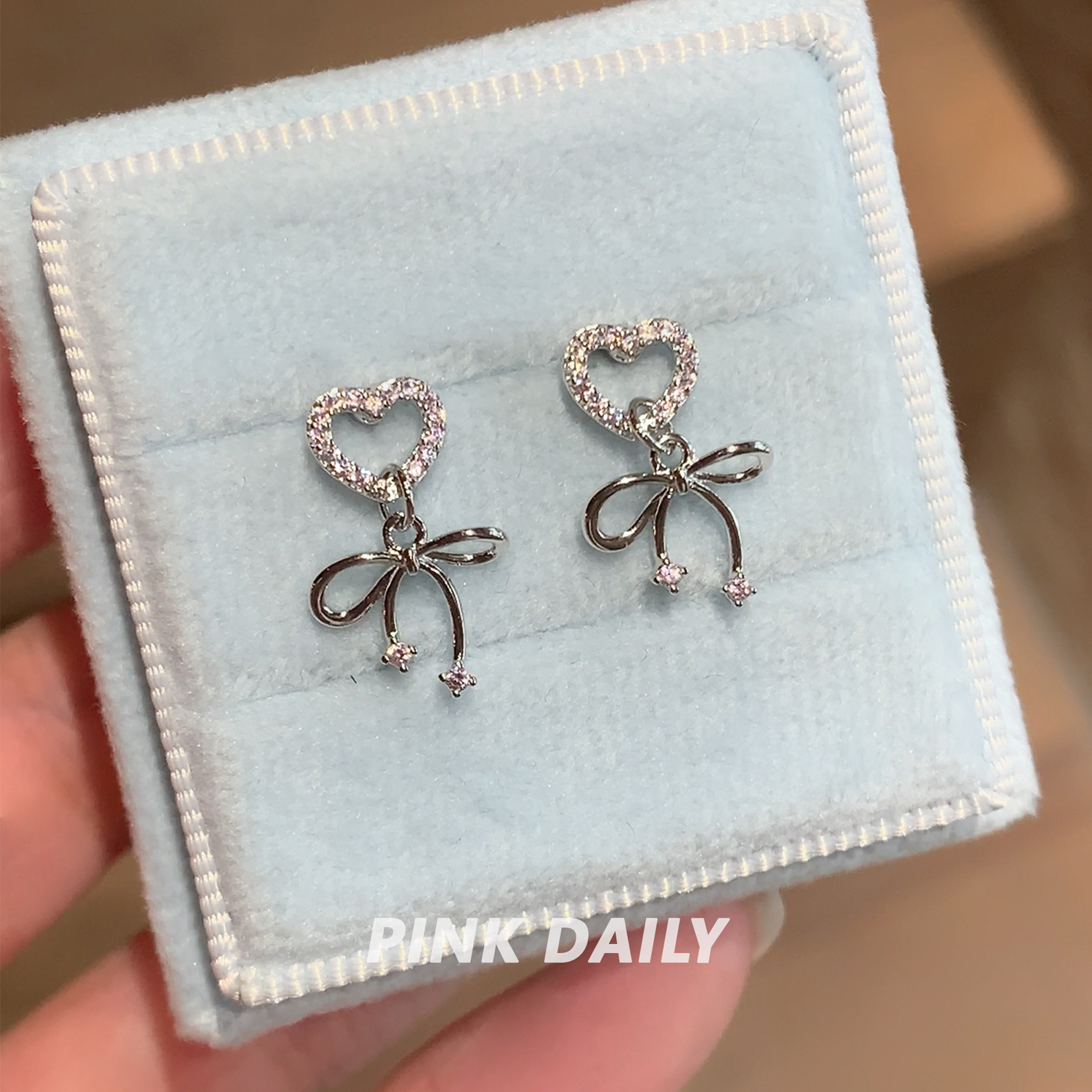 Pink Daily粉色满钻爱心蝴蝶结飘带钛钢耳钉甜美风精致耳骨钉耳饰,淘宝优惠券,粉丝福利购,淘宝优惠卷