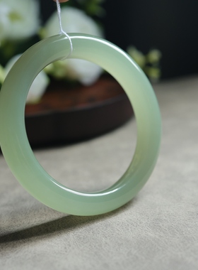 和田玉手镯正晴水冰底起荧光