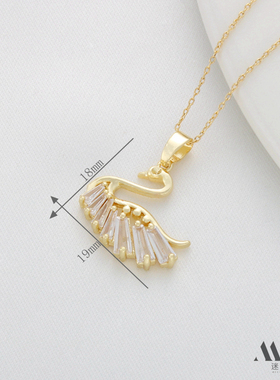 迷饰妮女铜包金镶锆石天鹅吊坠