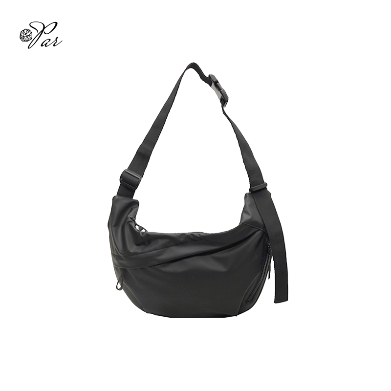 2026 new large capacity waterproof commuter bag