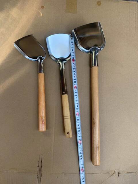 Old-fashioned stainless steel spatula household cooking thickened spatula cooking spoon chef kitchen kitchen utensils wooden handle anti-scalding food grade