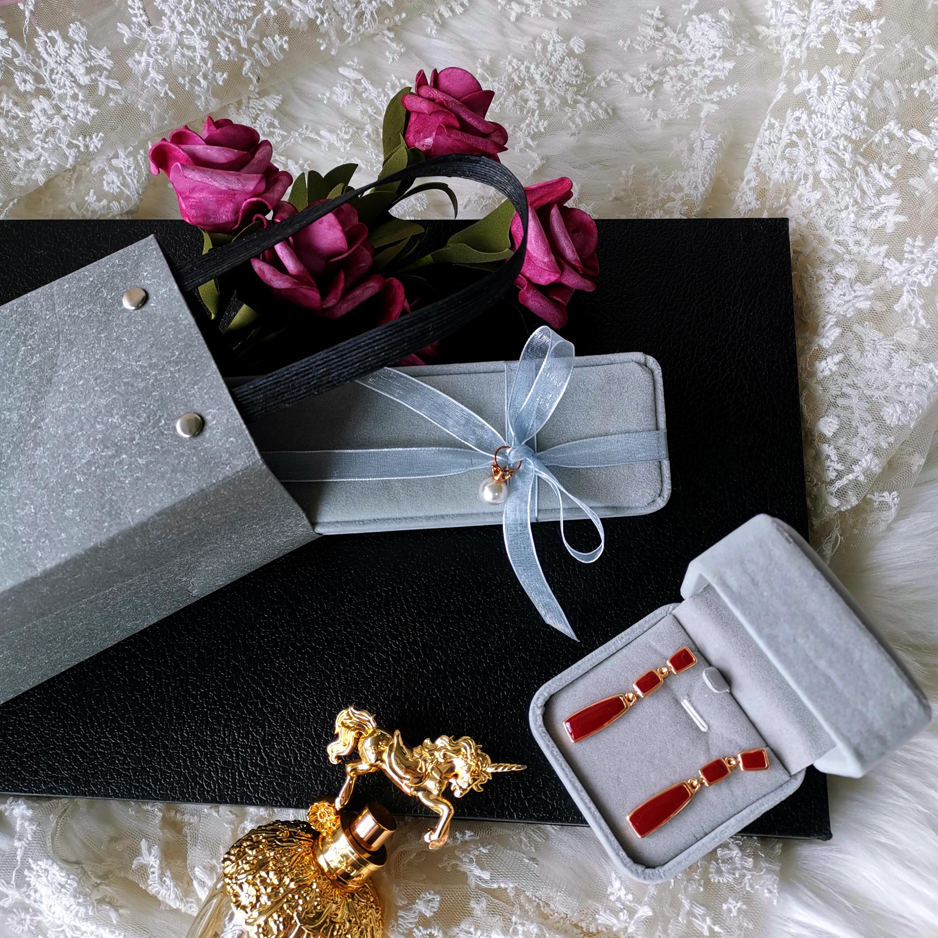 Jewelry high-end velvet bracelet bracelet small gift box