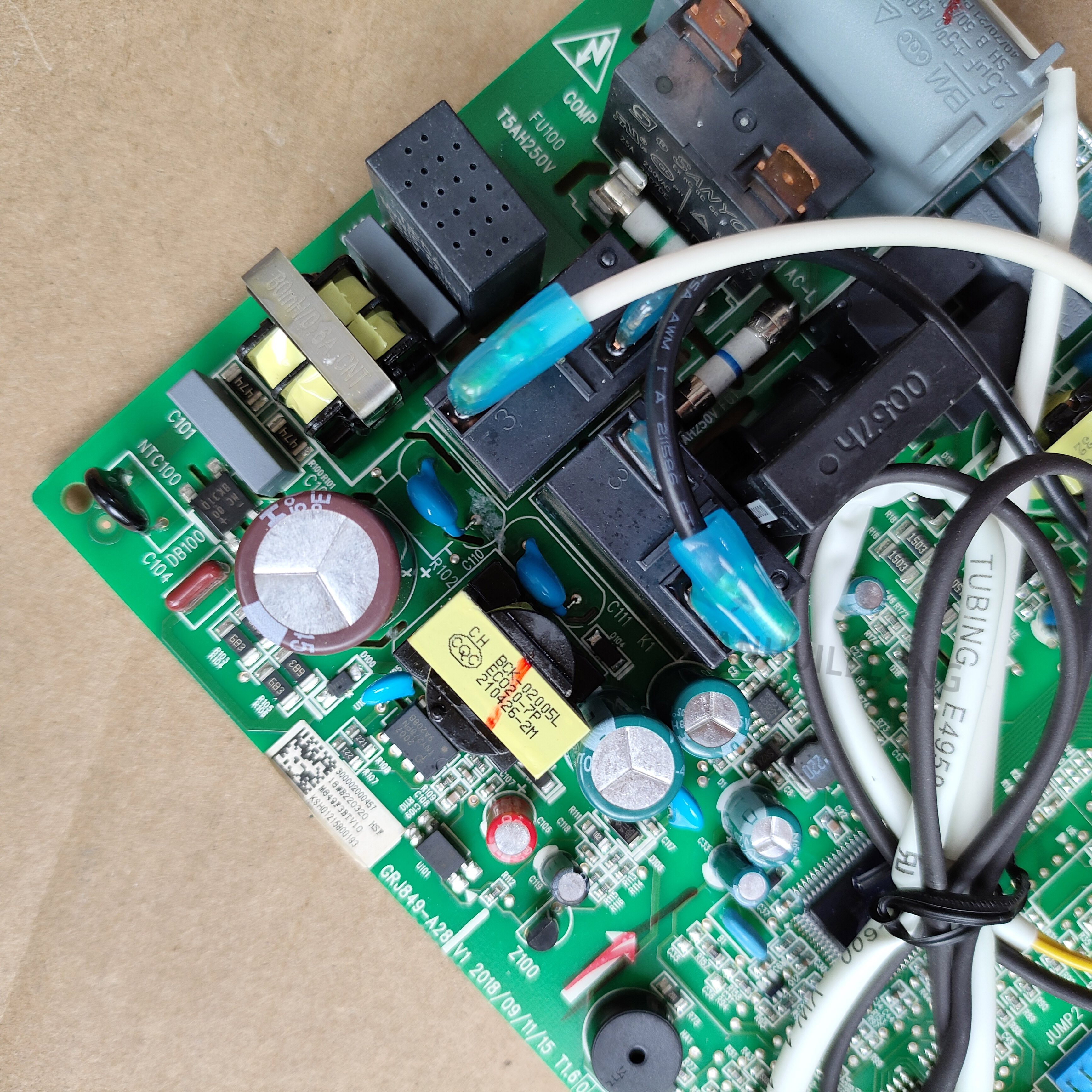 适用于格力空调2匹绿嘉园内机主板 300002000457 m849f3bt 控制板