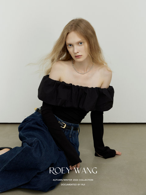 Wavy ruffle-edged long-sleeved T-shirt top