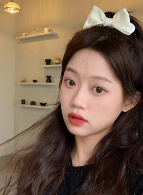 少女缎面立体蝴蝶结发夹