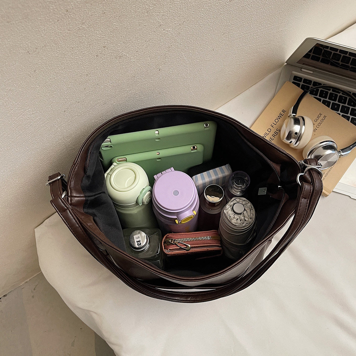 秋冬大容量托特包包女式2025新款时尚洋气单肩斜挎包高级感双肩包,淘宝优惠券,粉丝福利购,淘宝优惠卷