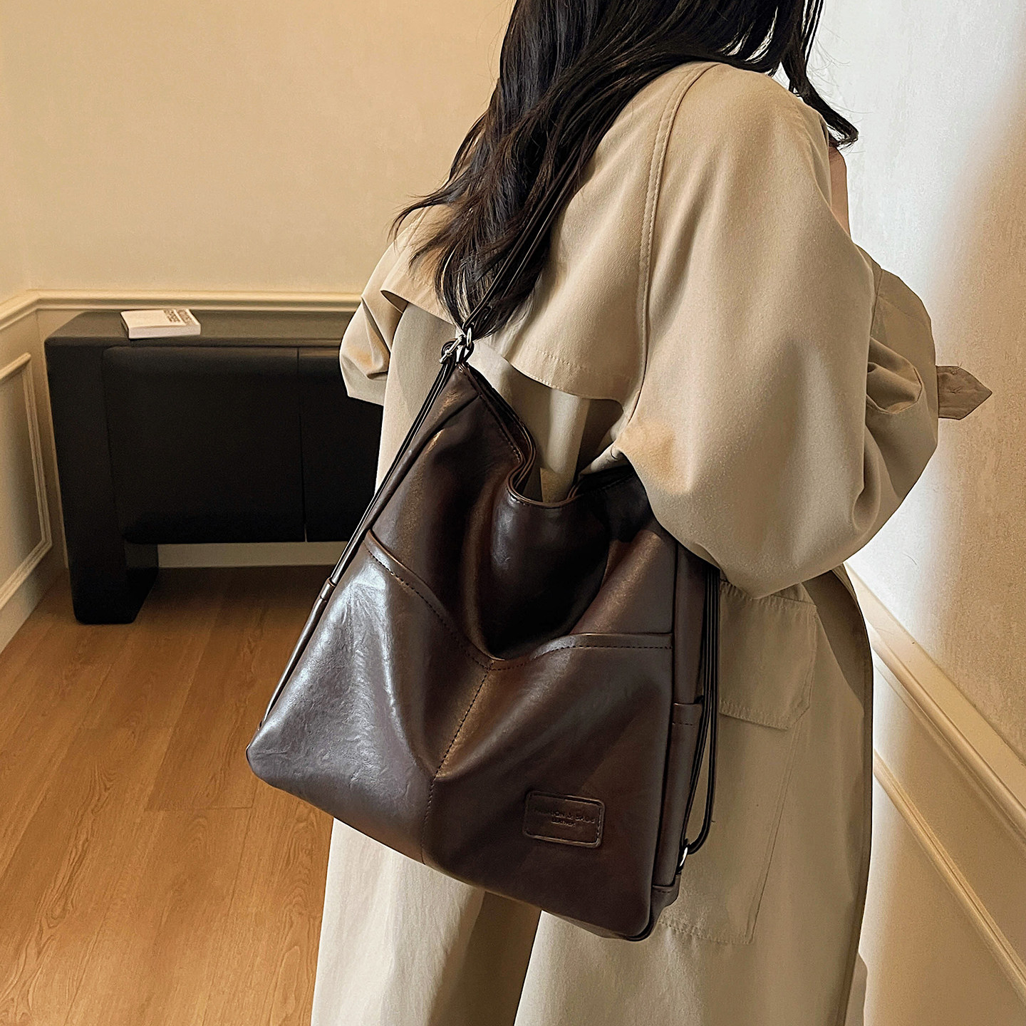 秋冬大容量托特包包女式2025新款时尚洋气单肩斜挎包高级感双肩包,淘宝优惠券,粉丝福利购,淘宝优惠卷