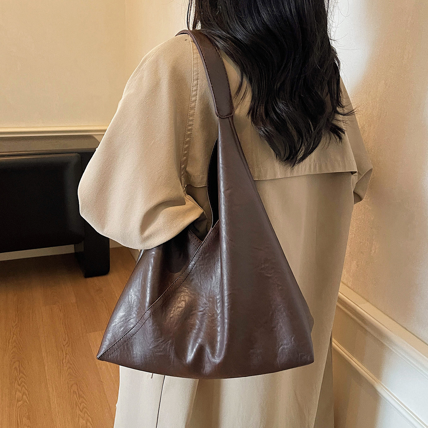 复古大容量腋下包包女式2025新款时尚百搭单肩包秋冬高级感托特包,淘宝优惠券,粉丝福利购,淘宝优惠卷