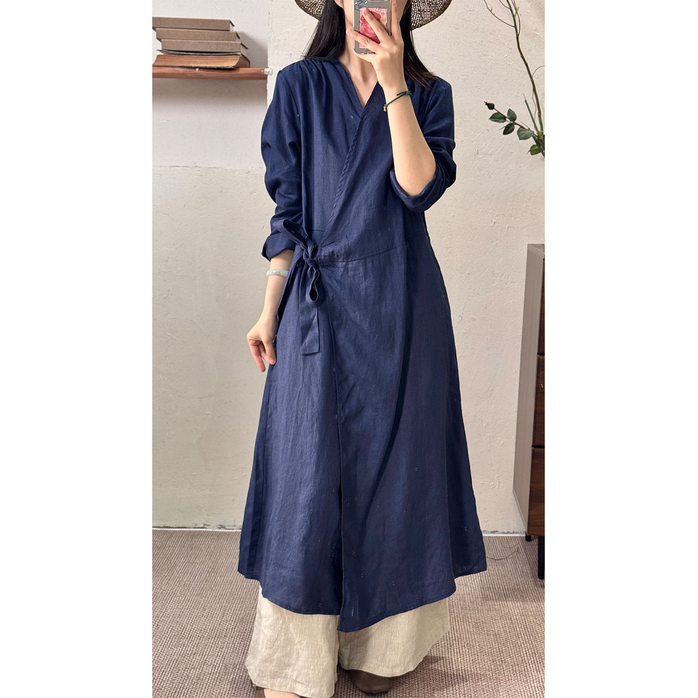 半自由原创设计小众百搭休闲简约文艺风系带设计亚麻V领连衣裙女 - 图1