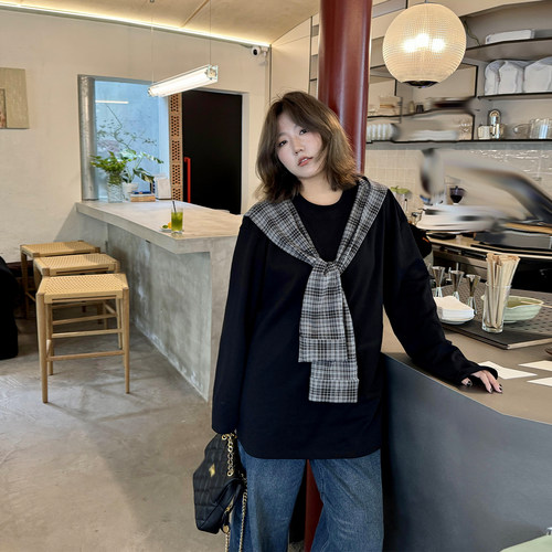 晶咕白标DADATATA 披肩撞色长袖T恤垂坠感宽松牛仔裤套装女 - 图2