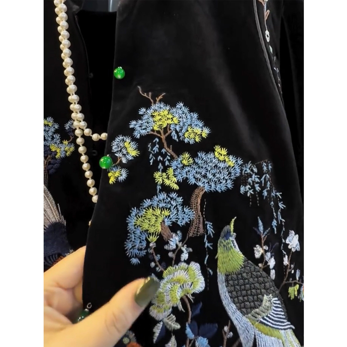 新中式国风特大码女装2025秋季新款高级感丝绒马甲裤子胖mm三件套,淘宝优惠券,粉丝福利购,淘宝优惠卷