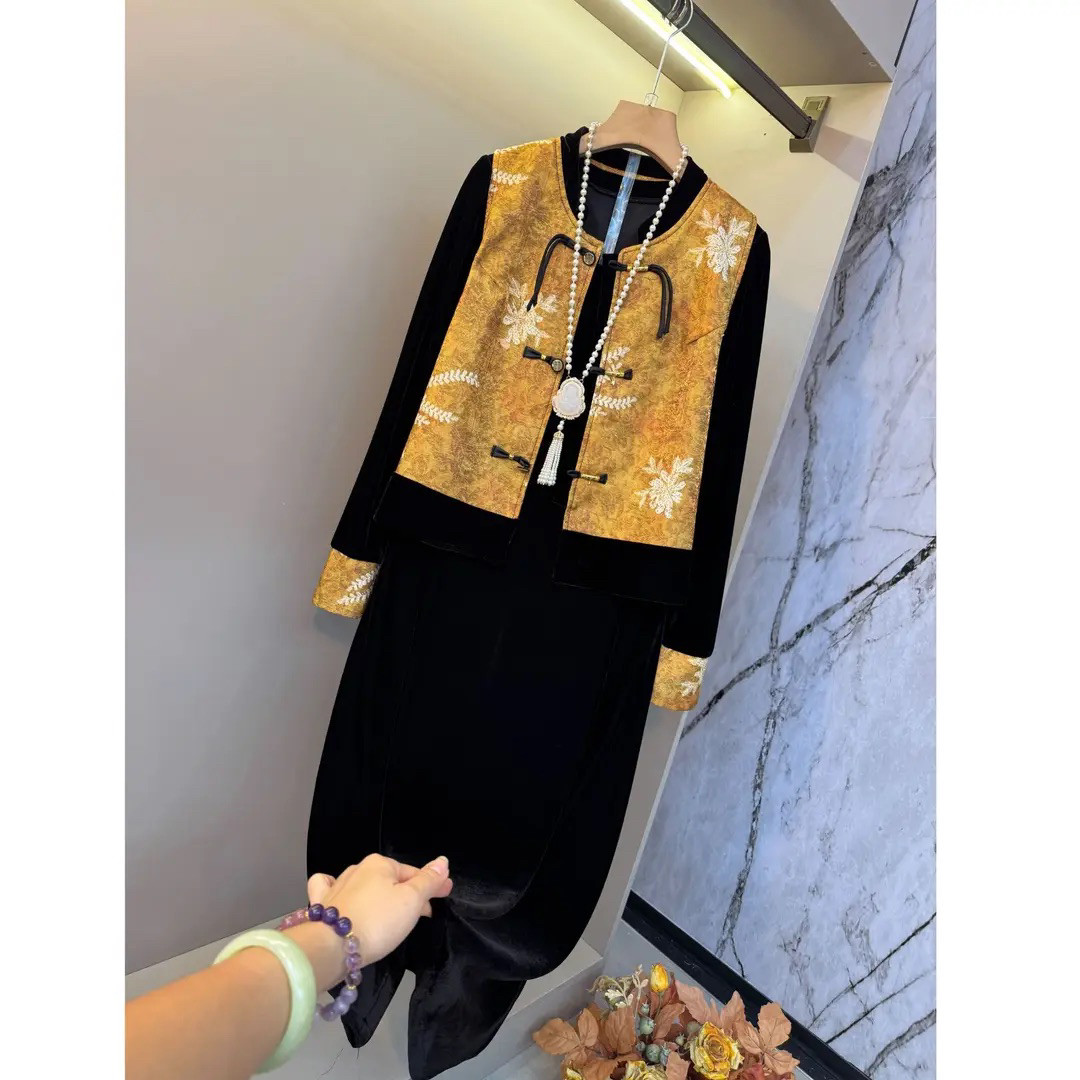 Plus size women's new Chinese style heavy industry floral jacquard disc buckle vest + spliced cuffs velvet long dress
