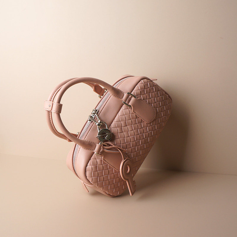 怪兽君2025新款小众俏皮小方包编织牛皮手提包真皮保龄球包小包包,淘宝优惠券,粉丝福利购,淘宝优惠卷