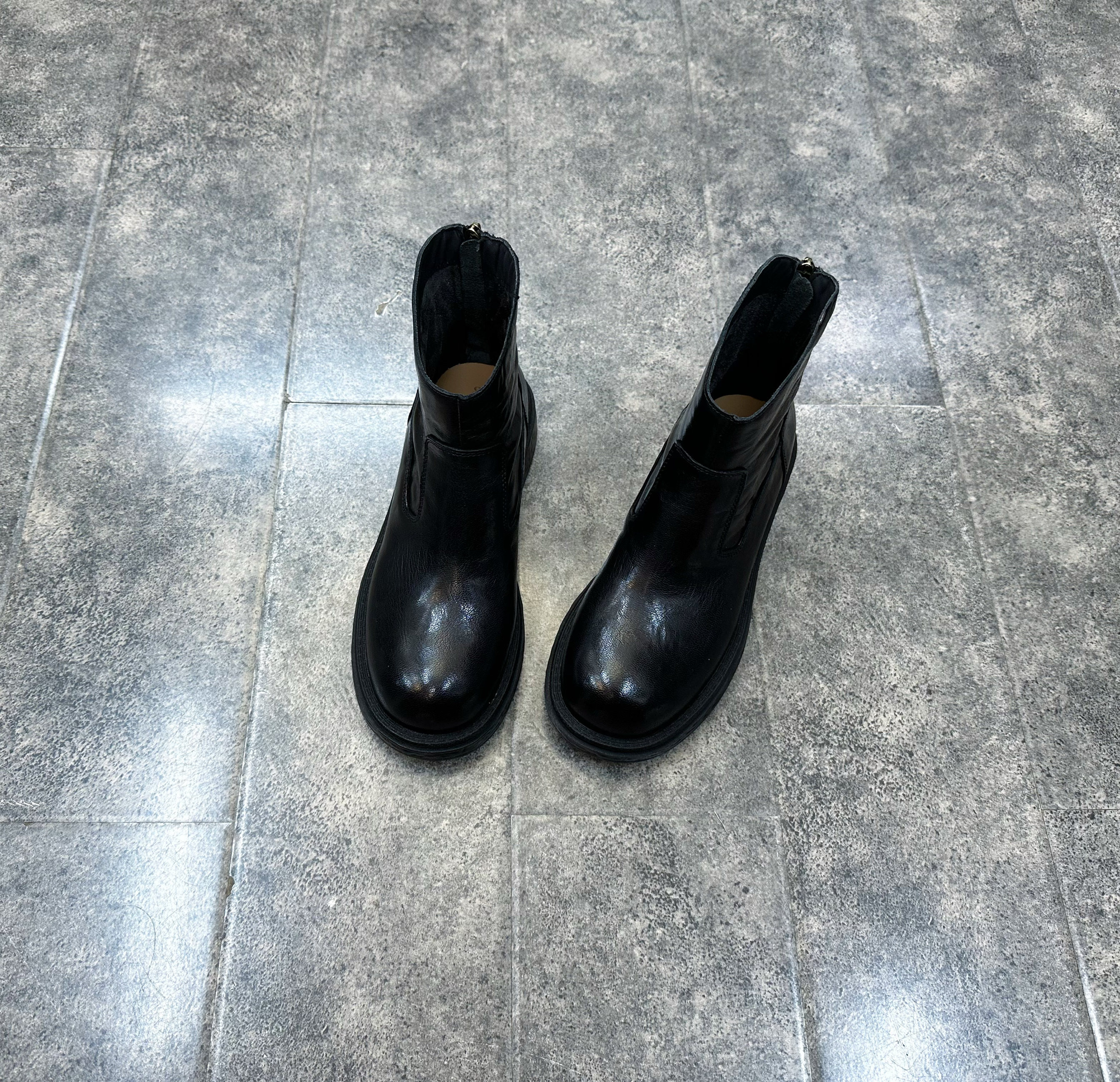 小陈记高品质秋冬新款水山羊皮做旧马丁靴粗跟时尚轻便后拉链短靴,淘宝优惠券,粉丝福利购,淘宝优惠卷