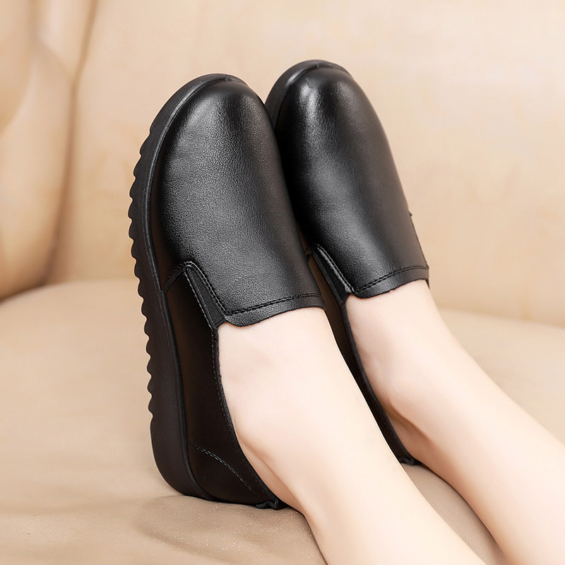 防水防滑厨房上班鞋黑色工作鞋平底女鞋套脚妈妈鞋大码44皮鞋通勤,淘宝优惠券,粉丝福利购,淘宝优惠卷