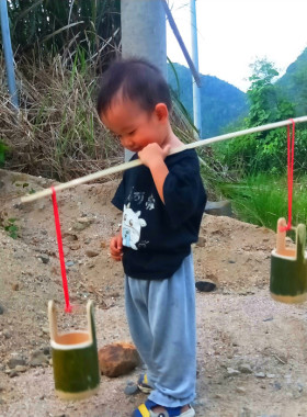 小孩子游戏玩具小水桶竹筒