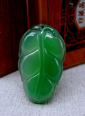 绿玉髓玛瑙树叶子送女友配饰吊坠