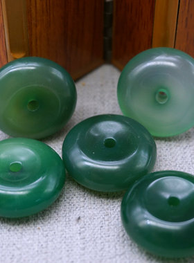 玛瑙保平安招财挂件玉石吊坠