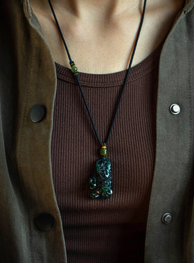 高品质翡翠属龙本命年吊坠