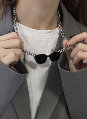 朋克设计感墨镜星芒项链