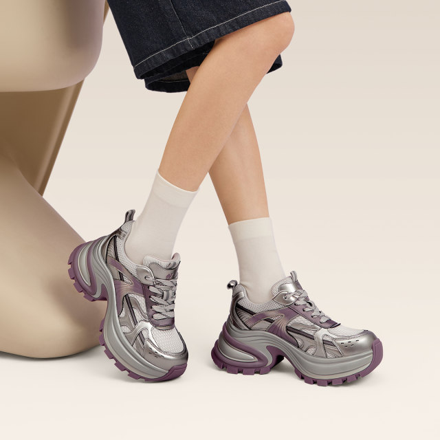 ເກີບ Camel ແມ່ຍິງ 2026 Summer ໃຫມ່ Retro Dad Shoes ແມ່ຍິງ sole ຫນາ sole ເກີບບາດເຈັບແລະ versatile ເກີບກິລາກາງແຈ້ງ