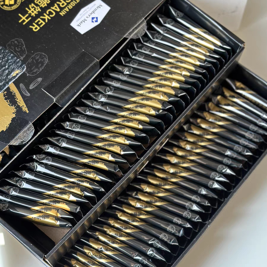 会员正品代购黑金芝士薄脆饼干1.2kg营养八臻黑谷物饼下午茶点心,淘宝优惠券,粉丝福利购,淘宝优惠卷