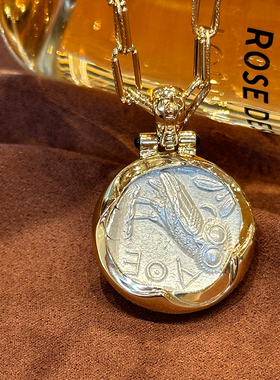 有生珠宝经典百搭智慧女神雅典娜与猫头鹰吊坠18k金钻石万能扣坠