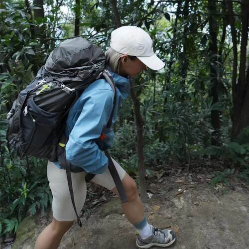 《自然复兴》户外徒步露营悬浮背负防水双肩背包50l大容量登山包 - 图3