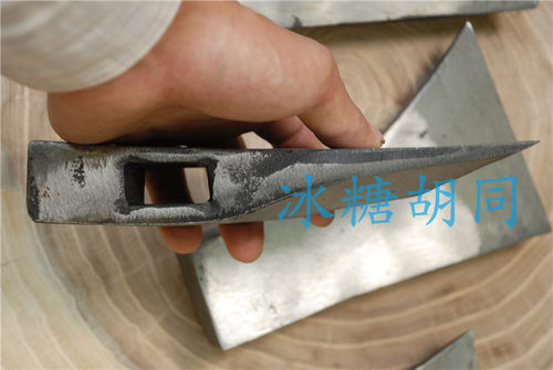 铁匠手打4斤2斤木工斧头贴钢斧头质量过硬很锋利雕花斧子木工工具 - 图2