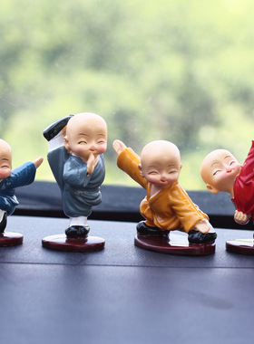 跨境专供创意家居摆件汽车中控台装饰品公仔树脂彩衣服功夫小和尚