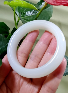 天然和田玉羊脂玉56.5mm圈口手镯