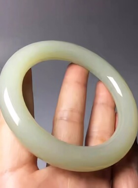 天然和田玉青白玉61mm圈口手镯