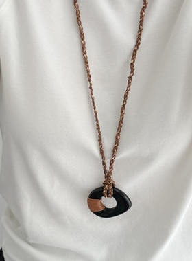 重工小众设计大号环扣编织毛衣链轻奢高级感黑石爱心项链女秋冬