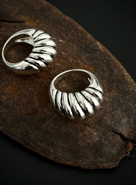 ins冷淡风扇贝牛角包食指戒