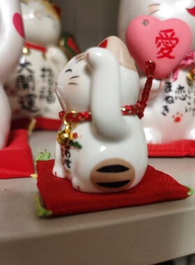 8色 日本药师窑烧陶招财猫摆件 高度约6-10厘米