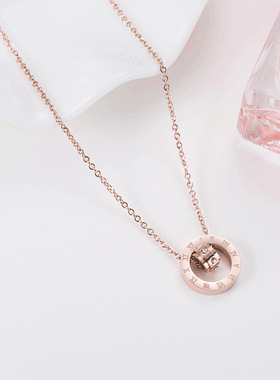 钛钢玫瑰金双环镶钻项链