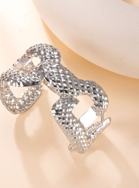 跨境钛钢18K金菱格镂空手镯