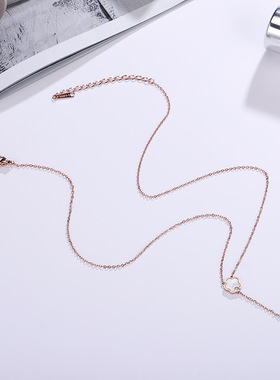 钛钢白贝母花朵吊坠锁骨链