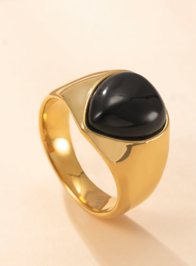 欧美钛钢情侣对戒镶天然水滴石