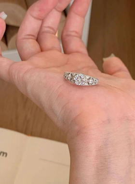 布契风镂空蕾丝锆锆开口戒