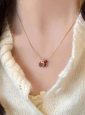红色石榴吊坠项链女精致绝美