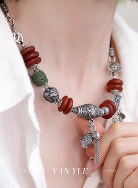 S925银蜜蜡碧玉南红元宝石榴纹银珠花苞醒狮流苏蝙蝠手链多样性发