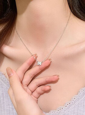 幸运四叶草轻奢锁骨项链女友礼物