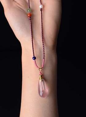 天然粉晶香水瓶精油瓶或挂坠项坠