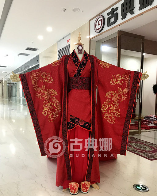Classical bride Chinese wedding couple Hanfu costume
