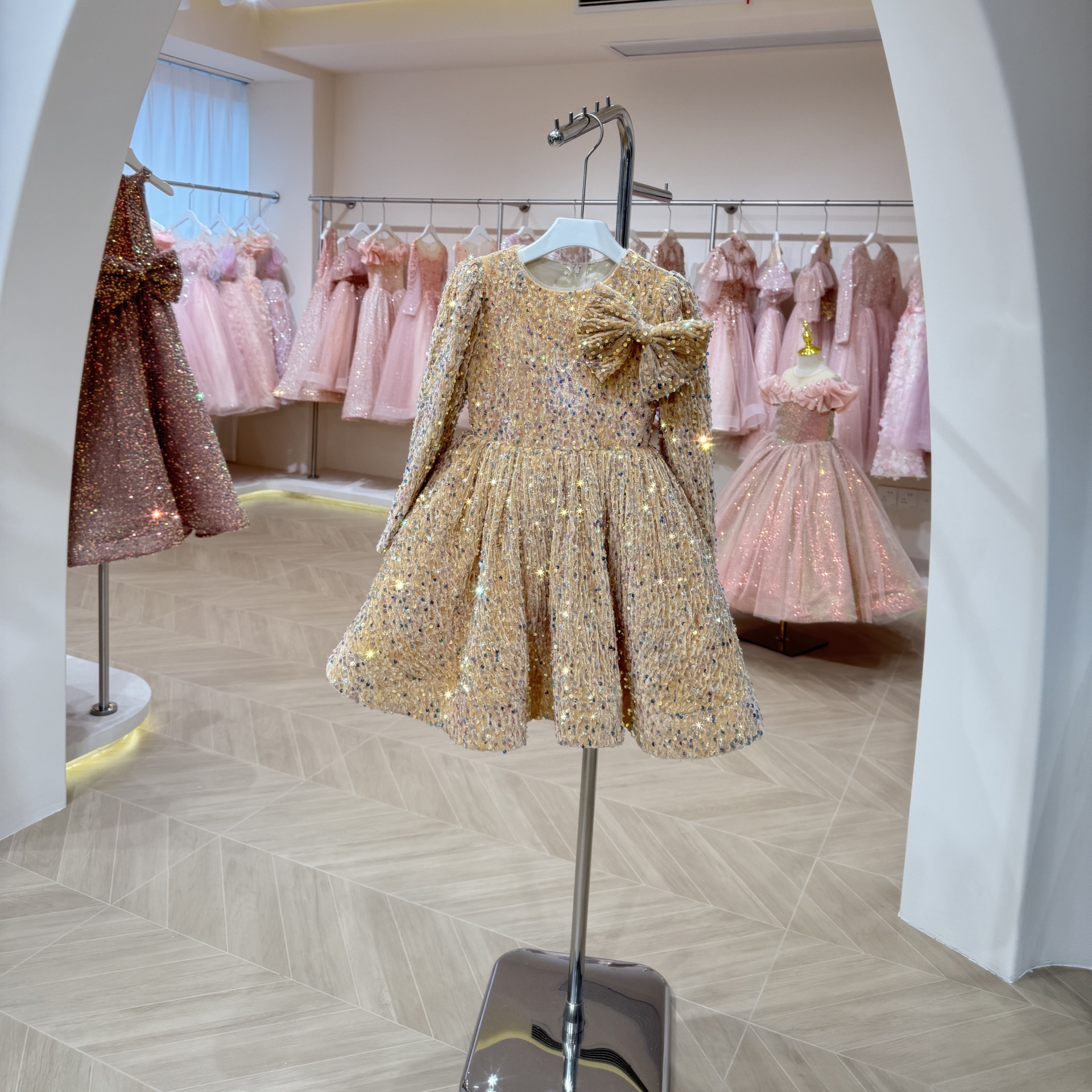 儿童礼服短款长袖秋冬亮片小主持人女童生日公主裙钢琴演出服圣诞 - 图3