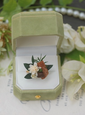 森系婚礼草坪户外婚礼永生花木质清香肉桂咖啡豆戒指对戒婚戒