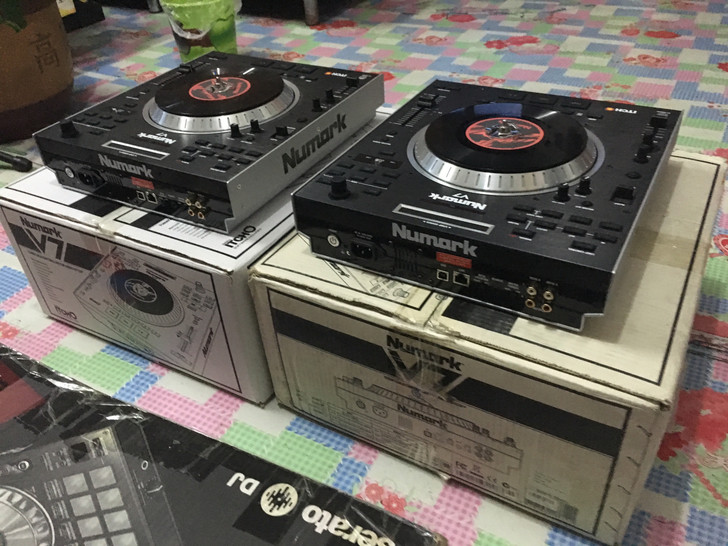 二手dj设备露玛NUMARK V7数码控制器打碟机两台支持serato dj pro_虎窝淘