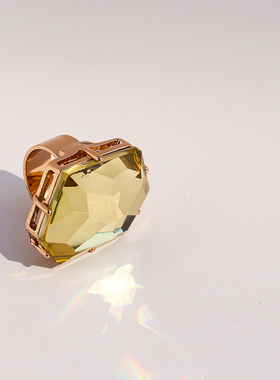 爆闪高级大颗菱形宝石夸张戒指